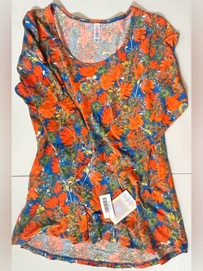 Lularoe Lynnae Tee - Size XL